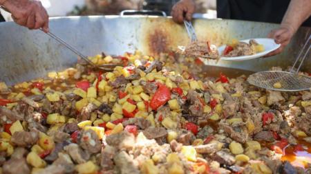 Dinada de frita de porc a preu popular