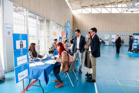 Cerca de 350 personas participan en la sexta edición de la feria de empleo ‘Activa’t Portmany. Anem per feina’