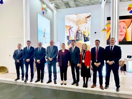 Sant Antoni refuerza su promoción internacional en la ITB de Berlín destacando su naturaleza y oferta deportiva