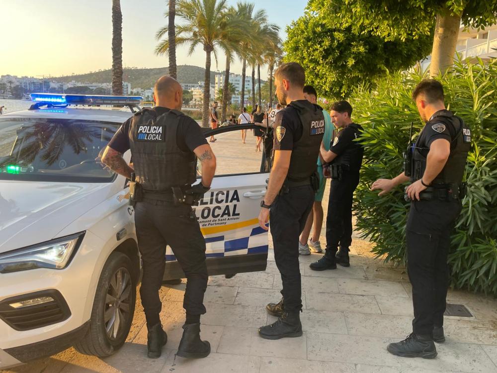  Imagen La Policía Local de Sant Antoni hace balance de los tres primeros meses del Plan de Seguridad municipal de verano