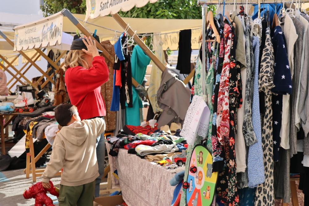  Imagen El Ayuntamiento de Sant Antoni abre inscripciones para una nueva jornada de Segunda Vida Market